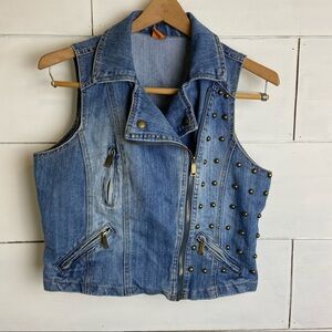 JouJou Riveted Zip Up Jean Vest. Size Medium. EUC